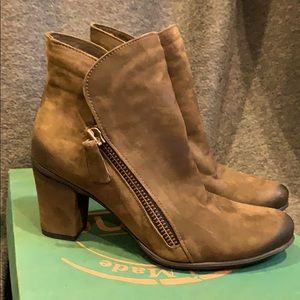 BUENO women's low heel casual boot hand made